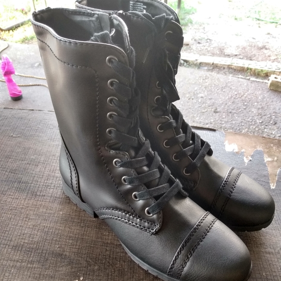 *Sold* Gothic diy boots size 8us - Picture 7 of 7